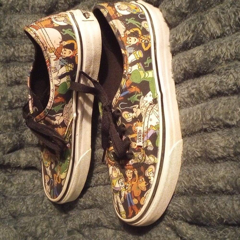 Vans - Picture 2 of 4